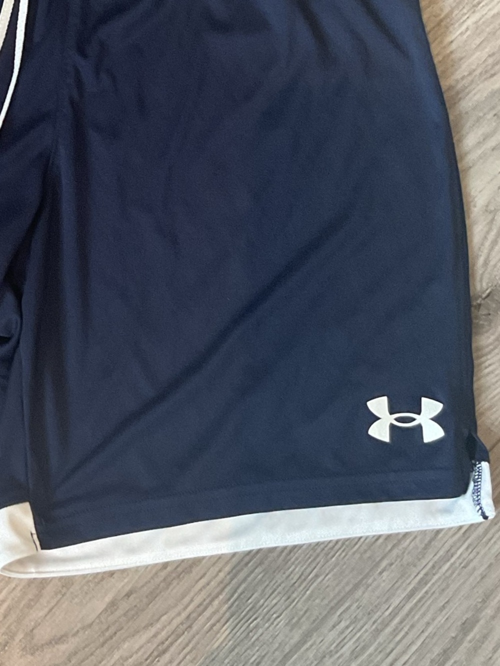 ***Under Armour** Navy and White Men's Tech Athletic Shorts with hem vent - Picture 2 of 9